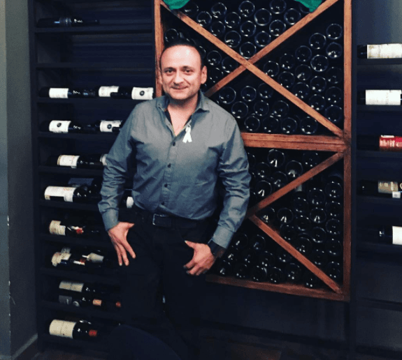 A través de sus redes sociales ha compartido su pasión y gusto por los vinos.