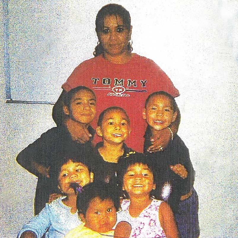 En el documental de 
<i>Hulu</i> 'The State of Texas Vs. Melissa Lucio' se muestra que la familia vivía en la pobreza, que la madre tenía un problema de adicción a las drogas y un pasado como víctima de agresiones sexuales que comenzaron desde su niñez. Sin embargo, sus hijos cuentan que nunca dejaron de comer. La recuerdan como una madre amorosa.