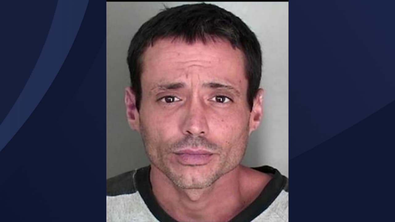 Rolando Díaz Marrero es buscado por Ley 54 con una fianza de $100 mil.