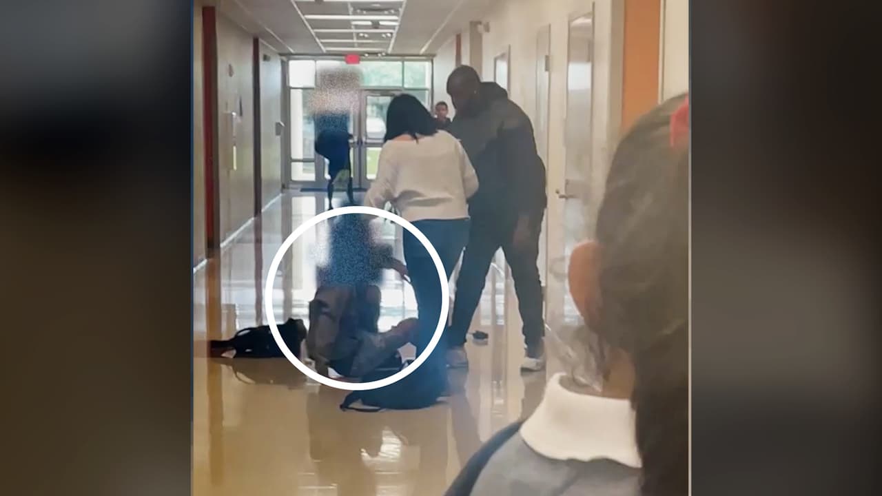 Empleado de escuela de Osceola fue detenido por golpear a un estudiante 