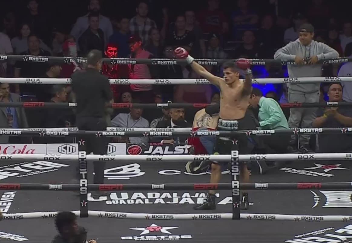 Alberto Mora le mueve las ideas a 'Canelito' García con impactante KO