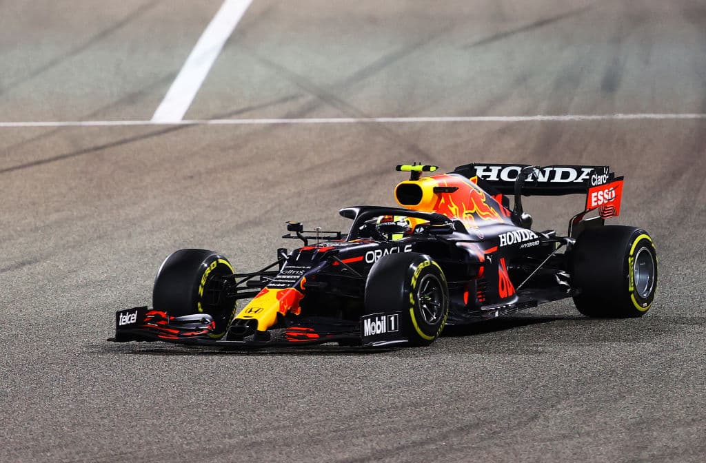 Inicia la Formula 1 con muchas sorpresas, Lewis Hamilton se corona campeón del primer Grand Prix del año, mientra que el mexicano Sergio Pérez, de ir en último lugar por un problema en su monoplaza, terminó quinto lugar en su debut con la escudería Red Bull. Su compañero Max Verstappen logró la segunda posición, mientras que Valtteri Bottas quedó en tercer lugar con Mercedes Benz.