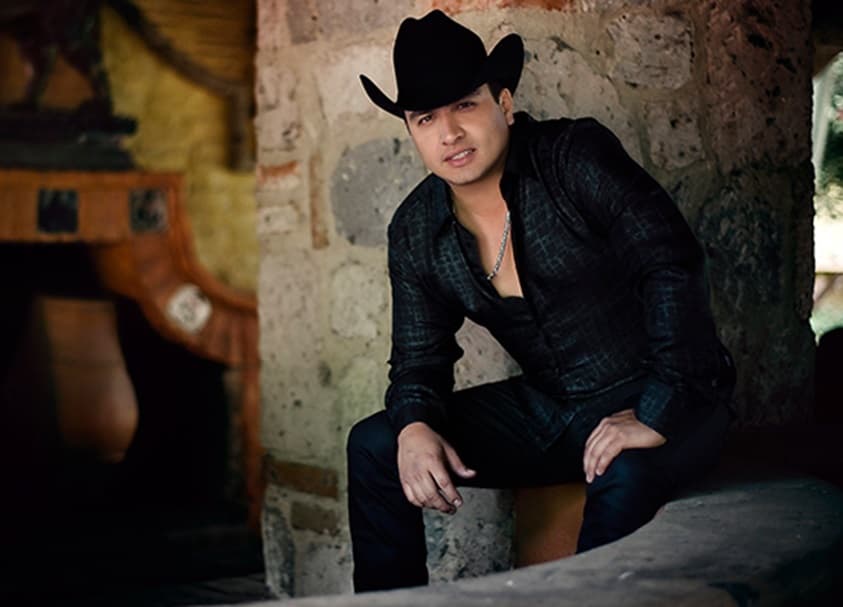 Julión Álvarez planea grabar disco de duetos