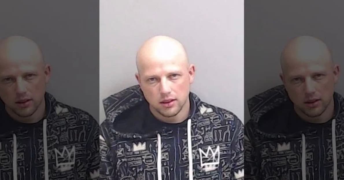 Arrestan a hombre que condujo su vehículo dentro del lobby de un hotel de Downtown