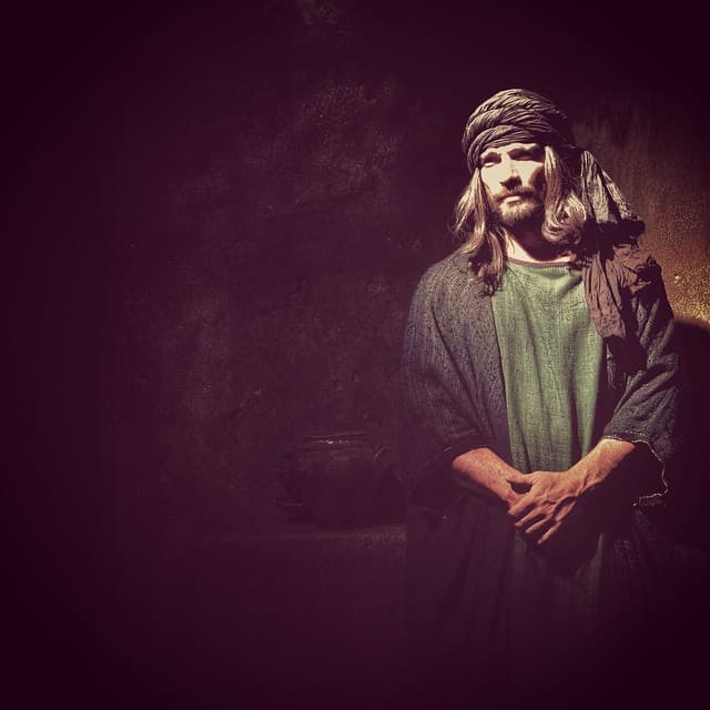 Sin duda, el aspecto de Julián es el adecuado.