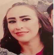 De acuerdo con la fiscalía, Liliana Martínez tiene 35 años, cabello negro, mide 1.52 metros y 
<b>como señas particulares tiene tatuada una cruz en el pecho y mano.</b>
<br>