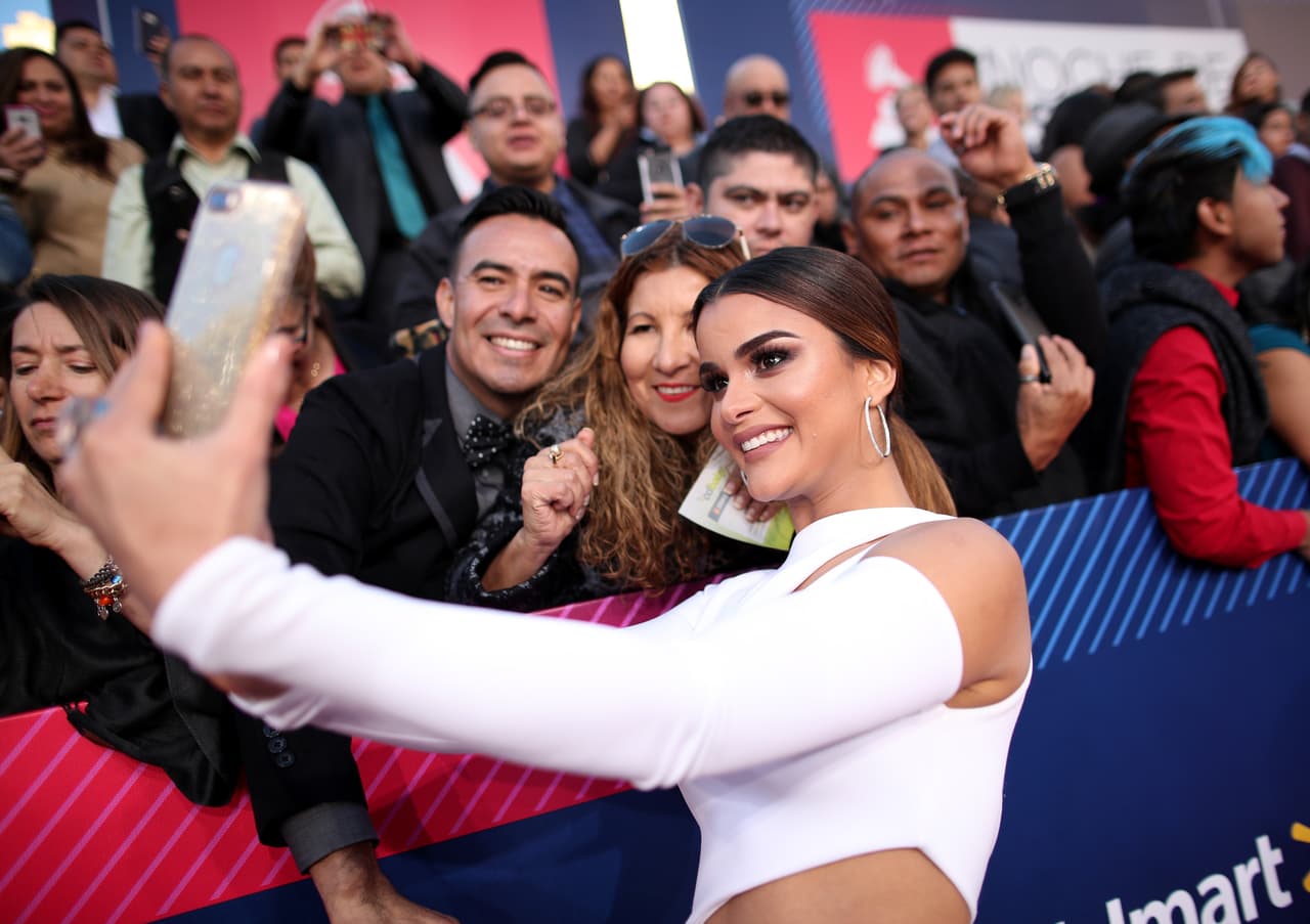 Sin duda, lo que acentúa la belleza de esta guapa conductora es su sencillez aunque esté rodeada de 'glamour'.