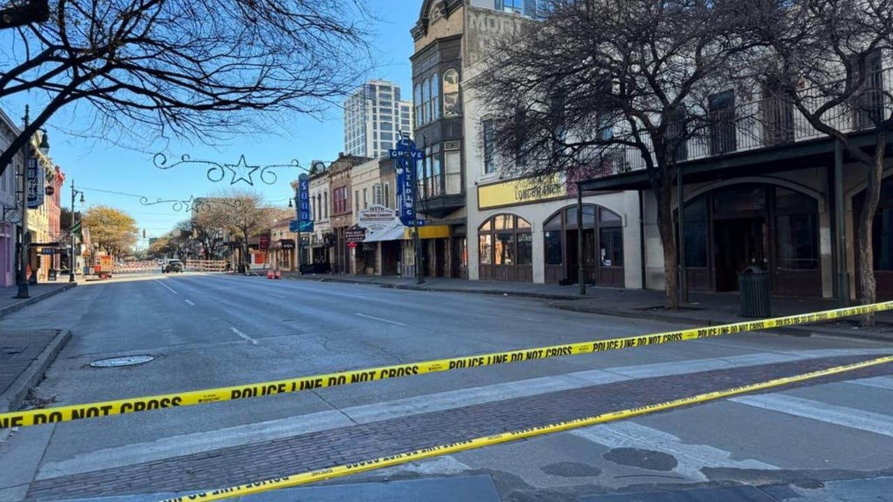 Parte de la 6th Street permanecía cerrada y bajo custodia policial la mañana del domingo, luego del tiroteo que cobró la vida de una persona.
