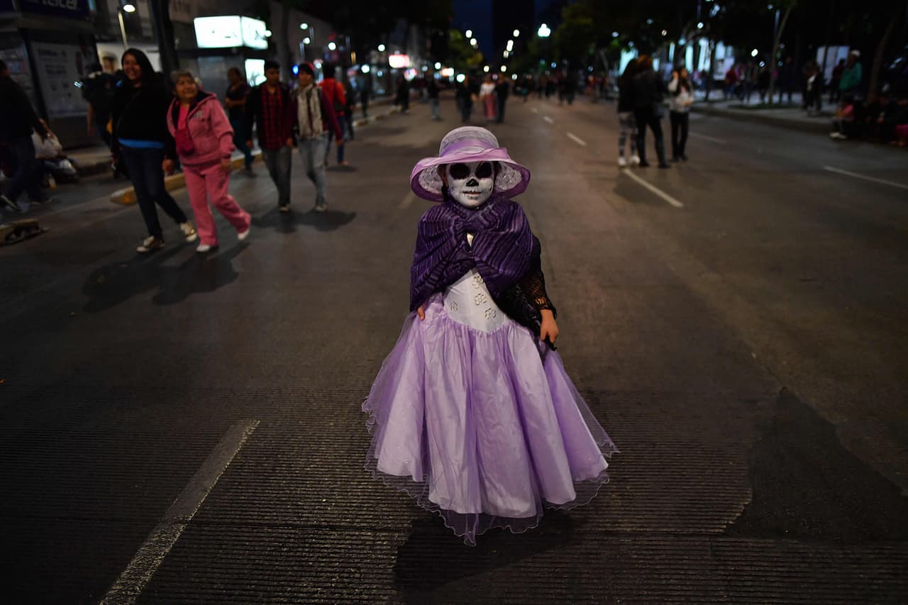 Los niños tambíen participaron en la parada por el Día de Muertos en Ciudad de México.