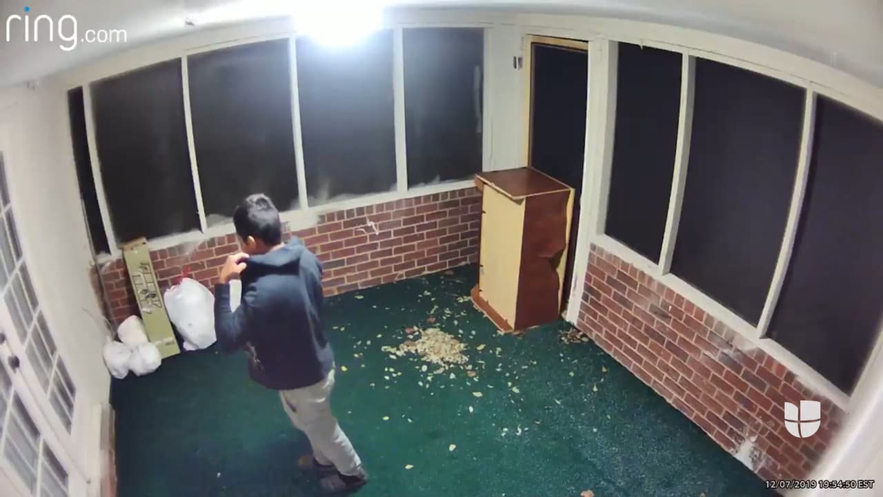 La Policía de Lawrenceville está buscando a un adolescente con edad entre 14 y 17 años acusado de violar a una mujer en su vivienda.