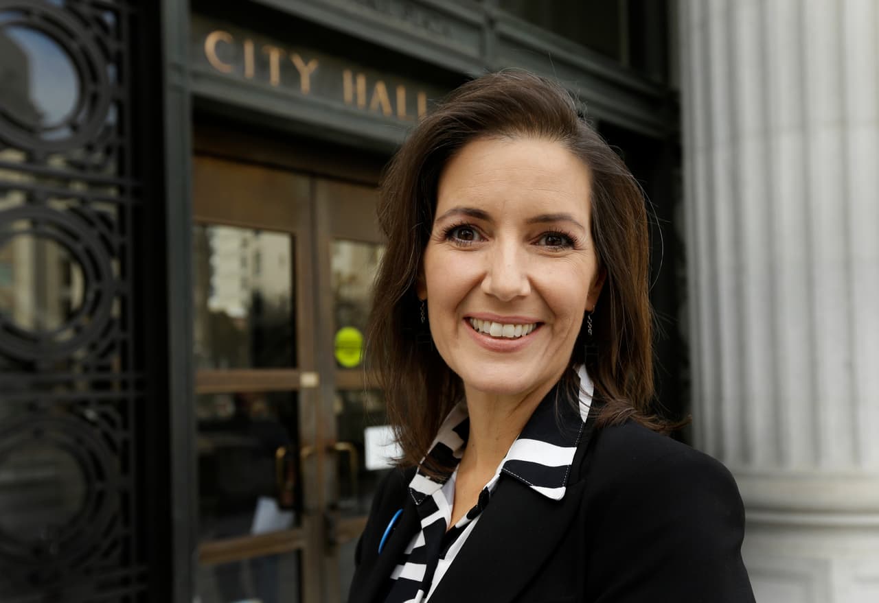 Alcaldesa de Oakland dice que iría a la cárcel por defender a los inmigrantes de ICE