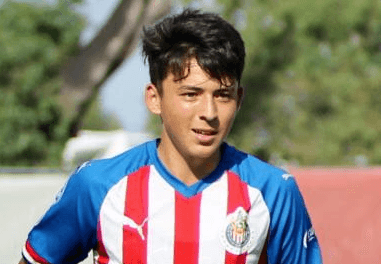 Christo Vela - delantero - Chivas Sub 15, sobrino de Carlos Vela. Es el hijo del exjugador de Chivas y Cruz Azul, Alejandro.