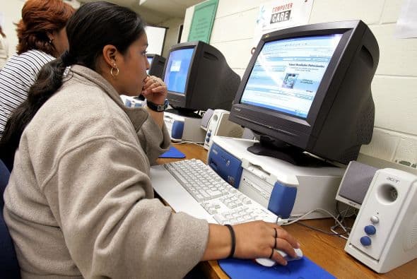Youtube también ayuda a los enamorados con 6,000 videotutoriales sobre ‘cómo hacer corazones'.