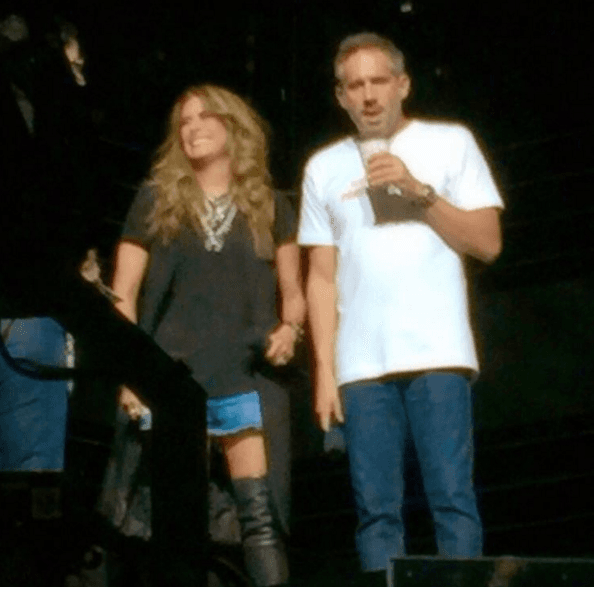 Los dos son muy divertidos y ocurrentes.