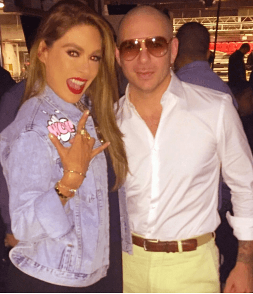 Nada perdida, su foto con el gran Pitbull.