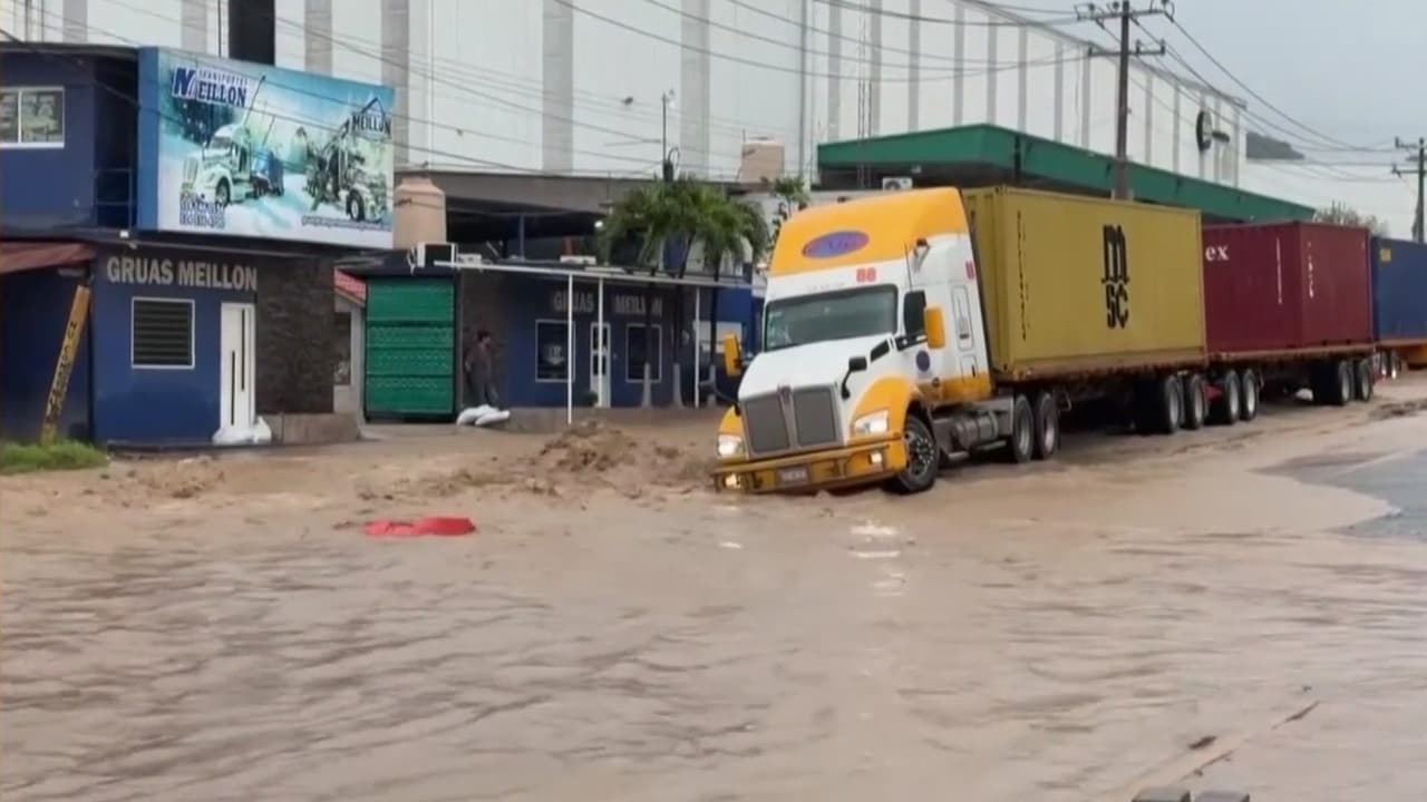 Huracán Simón amenaza a México: Alerta máxima en Jalisco, Nayarit y Colima