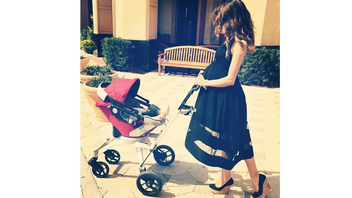Así practicó los últimos días con el cochecito de bebé.