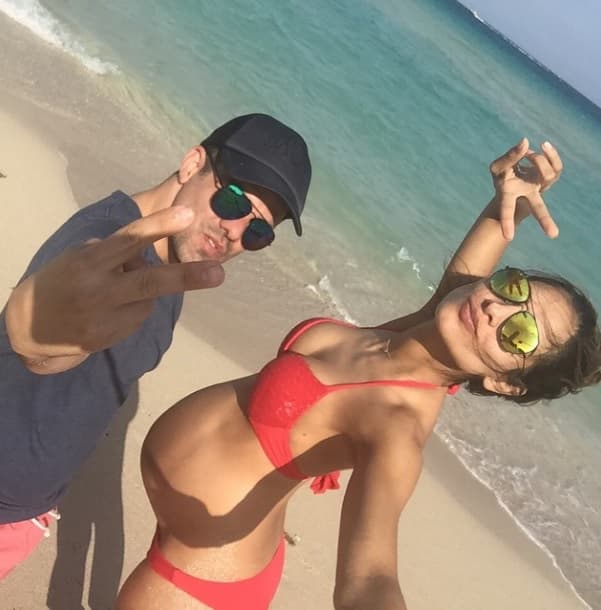 Sin embargo, las cosas no son así. Alejandra Espinoza sí fue internada en el hospital por una serie de malestares, pero no por la próxima llegada de su bebé.