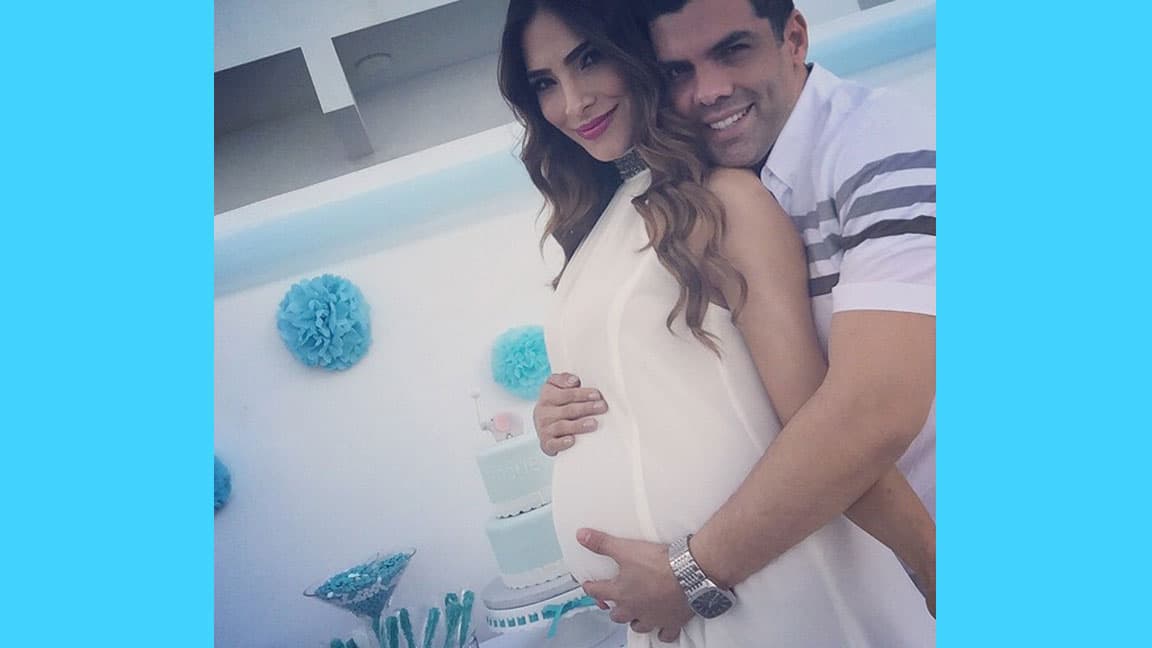 Festejó su Baby Shower junto a su esposo.