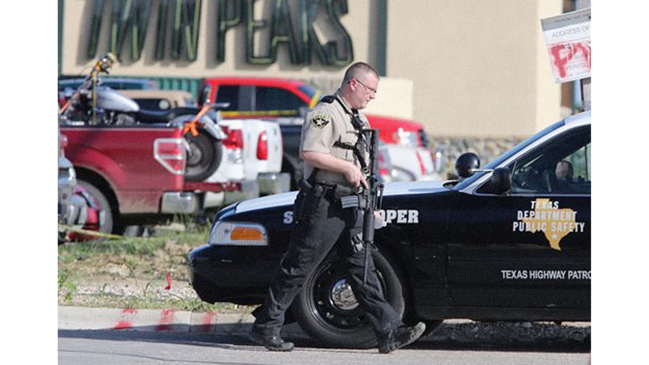 En mayo del 2015, un tiroteo en Waco, Texas, dejó nueve muertos y 18 heridos. Dos bandas rivales, Bandidos Motorcycle Club y Cossacks Motorcycle Club se enfrentaron en el bar Twin Peaks. La pelea atrajo atención nacional sobre estas organizaciones, que las autoridades consideran viven según sus propias reglas.