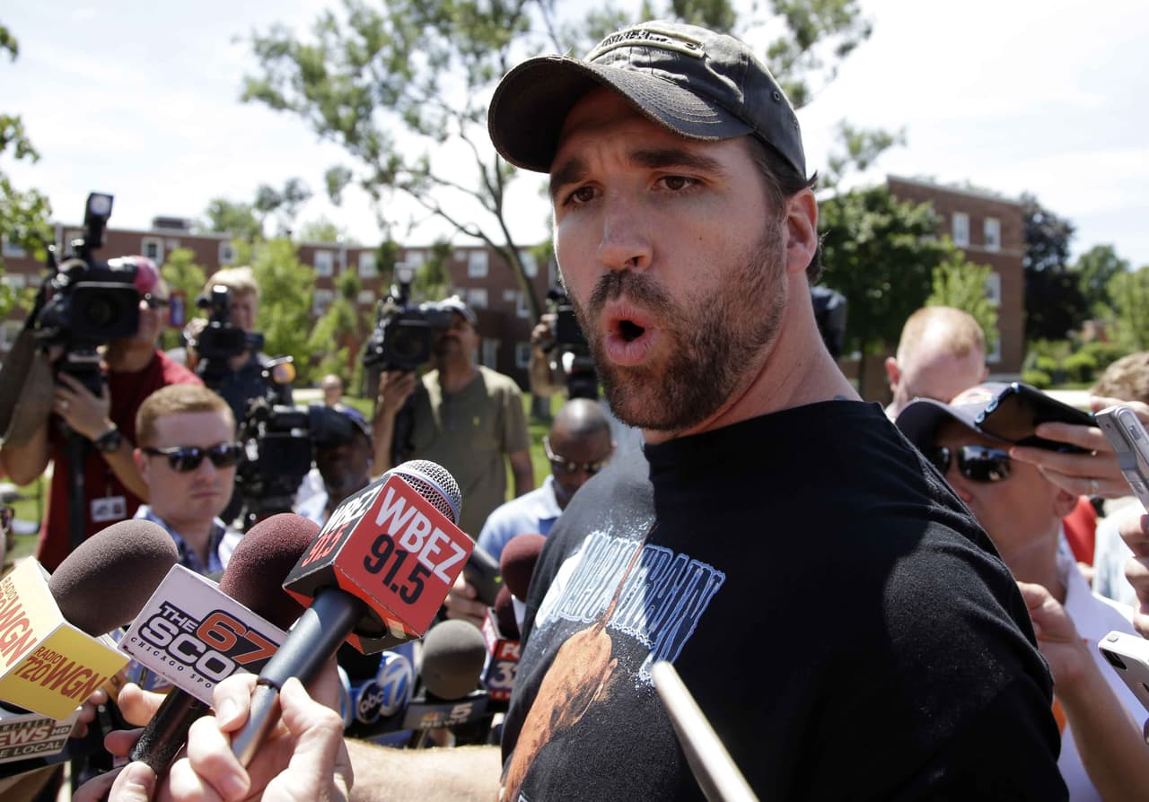 Los Carolina Panthers adquirieron a Jared Allen en intercambio con los Chicago Bears