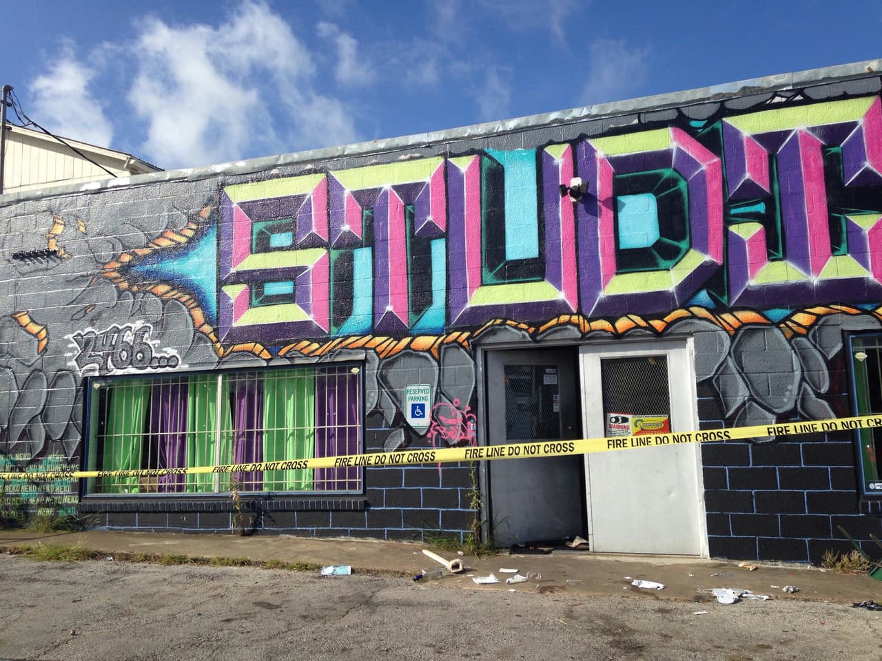 Mueren dos personas tras un tiroteo en una academia de baile en Texas