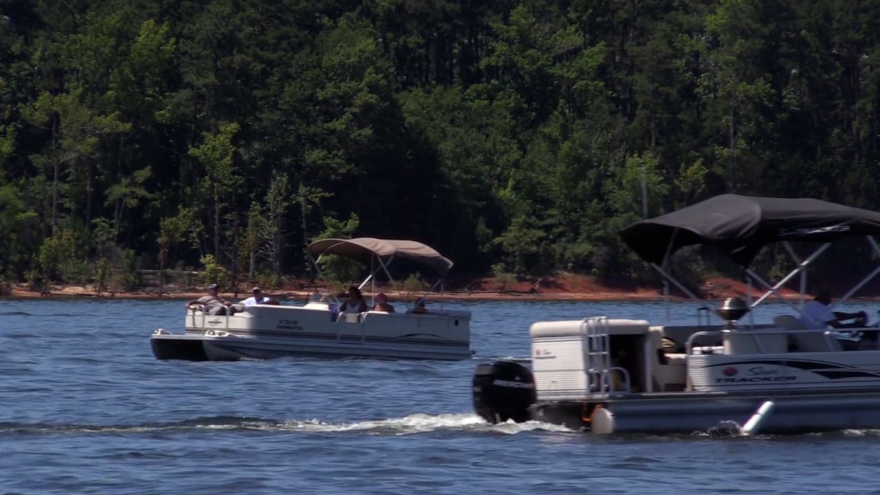 Muchos de los que llegan a Kerr Lake lo hacen para navegar.