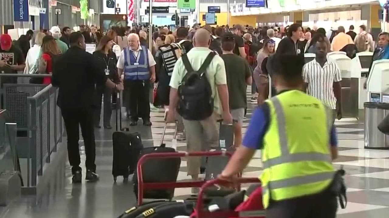 TSA trabaja para evitar caos en los aeropuertos ante llegada de aficionados del fútbol por la Copa