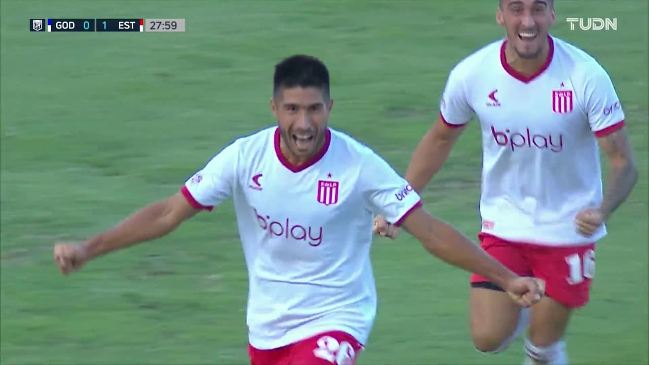 ¡Cabezazo letal! Luciano Lollo marca el 0-1 de Estudiantes
