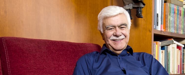 Castro Caycedo dedica premio Simón Bolívar a la crónica, un género americano