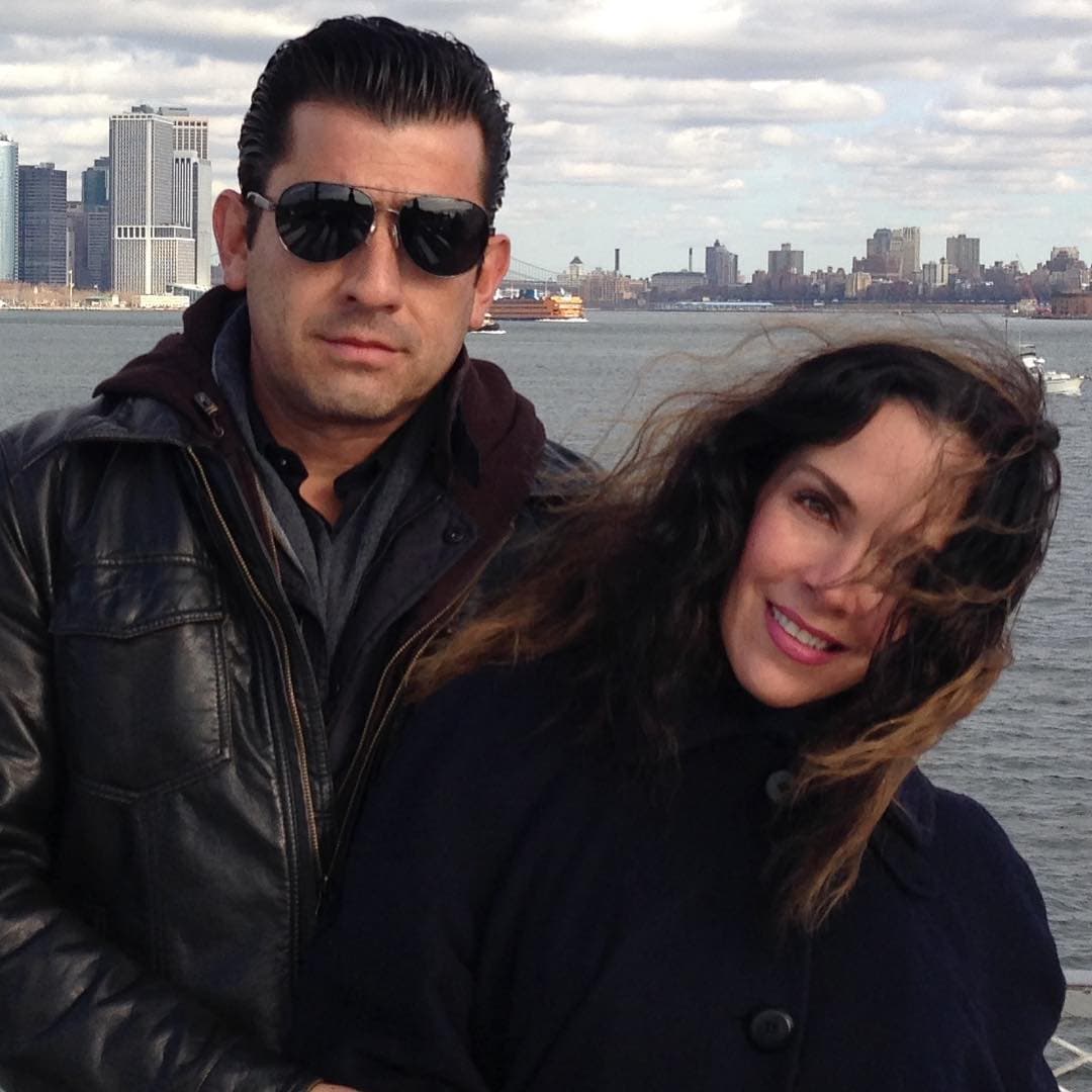 Por último, aclaró que la relación que llevaba la actriz con los padres de su pareja era "cordial aunque no cercana".