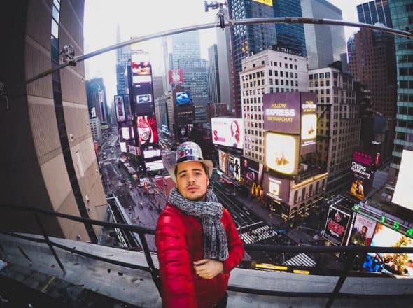 William Valdés, listo desde Times Square.