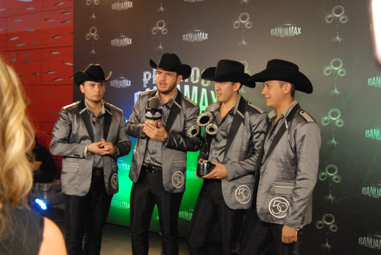 Con todo el poder de su ritmo grupero llegó Calibre 50, que ganó en la categoría Artista o Grupo Norteño Banda.