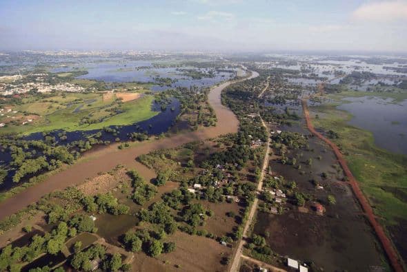 Las aguas del Golfo de México podrían cubrir el territorio especialmente de Tabasco para 2050 o 2100 según especialistas, en caso de que el efecto invernadero eleve la temperatura del planeta y derrita de a poco el Manto Polar. Y esto, aunado a las constantes lluvias que han azotado la entidad en al menos tres años podría resultar en una combinación letal.