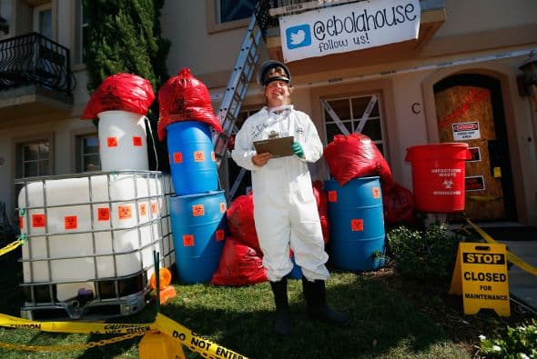 James Faulk decidió poner su casa en 'cuarentena' por ébola, pero de una manera divertida para Halloween, pero muchos se enojaron porque es un tema sensible