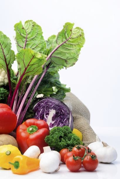 Verduras: remolacha, pimiento, brócoli, col de Bruselas, repollo, zanahoria, coliflor, apio, hojas verdes de berza, jengibre, judía verde (ejote), col rizada, lechuga, champiñón, cebolla, chícharo, papa, calabaza, rábano, nabo, espinaca, batata y calabaza de invierno.