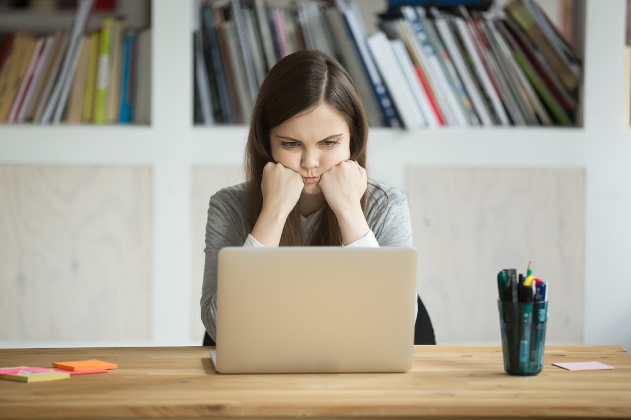 <b>Géminis</b>
<br>
<b>La clave estará dada en: aplicar tu elocuencia</b>
<br>Como sabes tu signo rige la palabra, la expresión escrita y hablada y durante este ciclo de la lluvia de estrellas esa capacidad estará al máximo, pero ¡ojo! Existe también el problema de hablar demasiado o decir lo que no se debe, o sea, para usar tu palabra en esta etapa deberás ser extremadamente cuidadoso con lo que dices, lo que prometes, lo que comentas y sobre todo lo que escribes en los medios sociales, pues podría volverse contra ti.