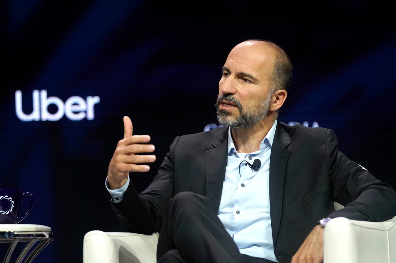 “Si la corte no lo reconsidera, entonces en California, es difícil creer que seremos capaces de cambiar rápidamente nuestro modelo al de empleo de tiempo completo”, dijo Dara Khosrowshahi, director ejecutivo de Uber.