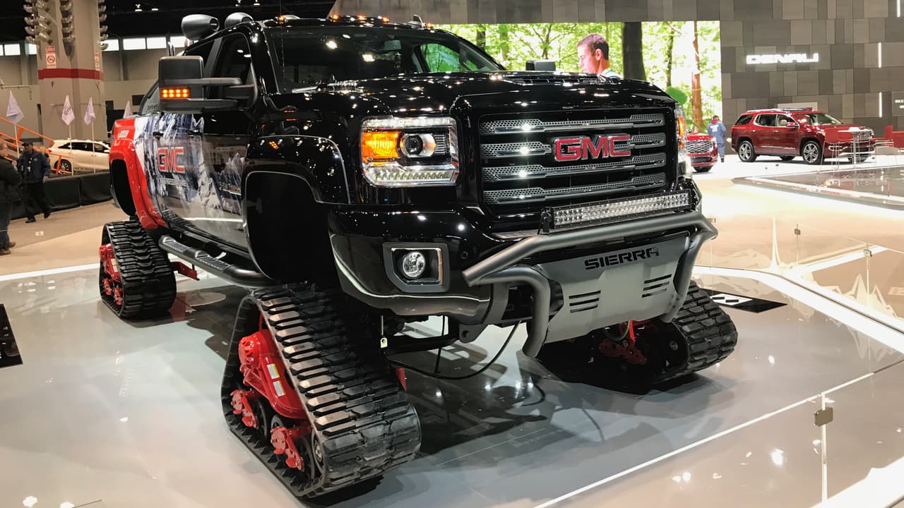 <h3 class="cms-h3-H3">GMC Sierra HD All Mountain</h3>
<br>
<br>Esta es la pickup oficial de los hoteles de montaña y esquí de Vail Colorado. Las orugas en lugar de las ruedas dan una pista de lo que es capaz de hacer pero también está equipada con un enorme surtido de equipos de rescate en nieva que la hacen ideal para darse una vuelta por las hermosas montañas de Vail sin muchas preocupaciones.