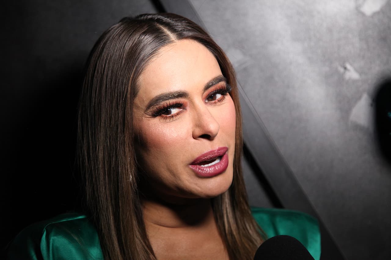 "Sabes que te adoro y estuve contigo de corazón. Que seas muy feliz, mamacita chula, te lo mereces", escribió la presentadora de 45 años en la publicación de Bianca Marroquín.