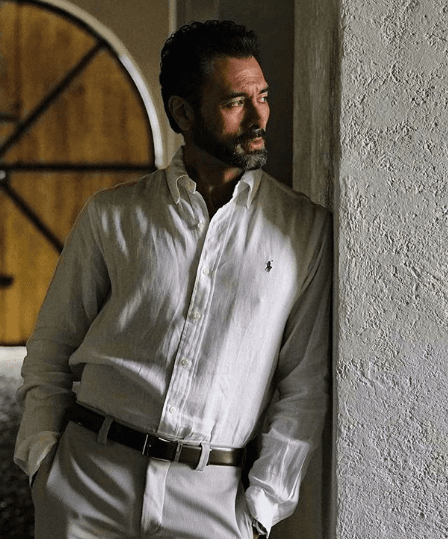 Hacía unos meses que se había rumoreado que Ferrat batallaba contra los efectos de una bacteria que contrajo al consumir carne de cerdo en mal estado. En octubre, la revista TV Notas publicó que el actor estaba grave, entre la vida y la muerte.