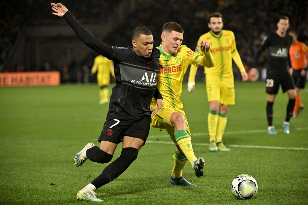 Nantes logra anotarle tres goles al PSG antes del medio tiempo, para en el segundo tiempo asegurar su ventaja y terminar venciendo 3-1 a los líderes de la Ligue 1.