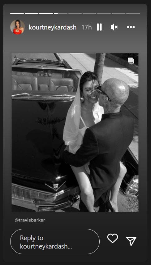 Este lunes 16 de mayo, la mayor de las hermanas Kardashian confirmó la boda al colgar en Instagram una serie de fotos de la ceremonia: 
<b>"Hasta que la muerte nos separe"</b>, escribió como pie.
<br>