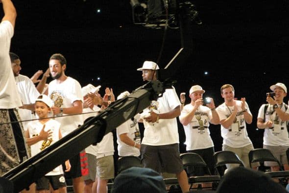 Photos: Spurs Championship Alamodome Celebration 2014