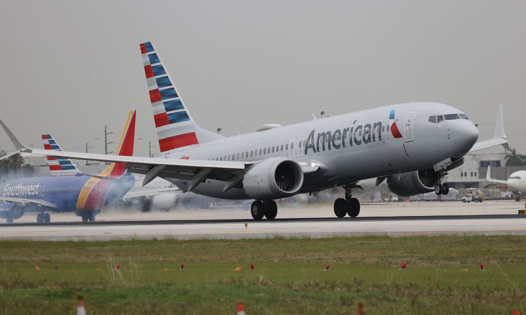 American Airlines ha cancelado más de 1,500 vuelos durante el fin de semana por "mal clima y problemas de personal"