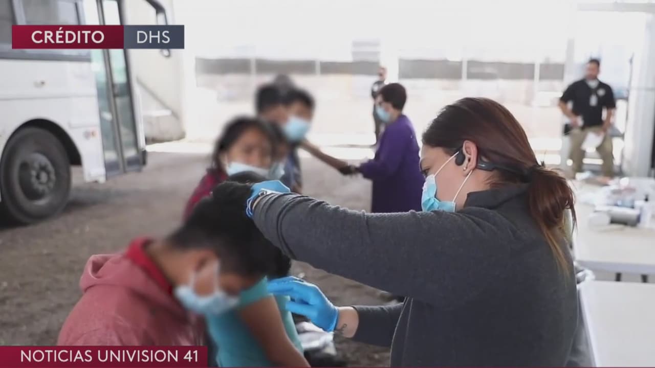 La administración Biden confirmó que 350 menores migrantes no acompañados serán albergados en la base militar Lackland. Además, se espera albergar hasta 2,400 menores en el 
<a href="https://www.univision.com/local/san-antonio-kwex/ninos-inmigrantes-no-acompanados-alojados-coliseo-freeman-san-antonio">Coliseo Freeman. </a>