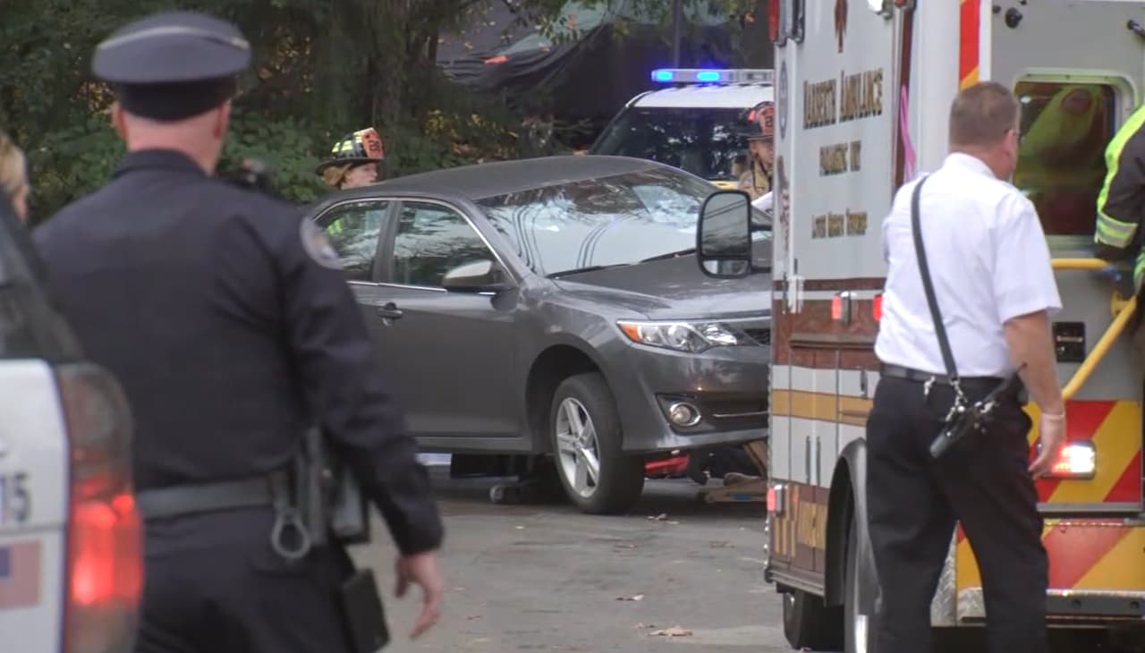 Padre e hijo murieron atropellados por su propio coche afuera de su casa en Bala Cynwyd