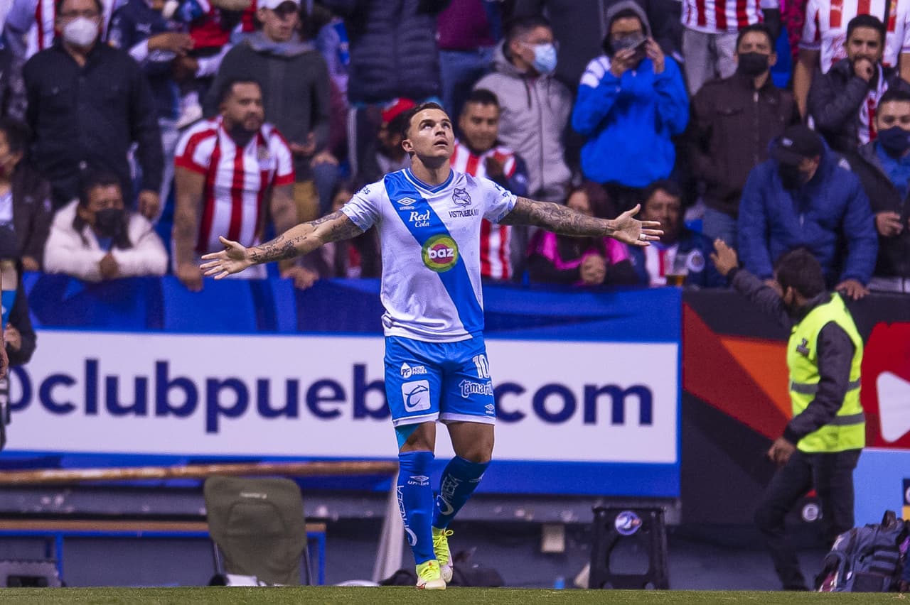 Pero al 17, ‘Tiba’ Sepúlveda cometió una falta en el área. Christian Tabó cobró y anotó el empate.