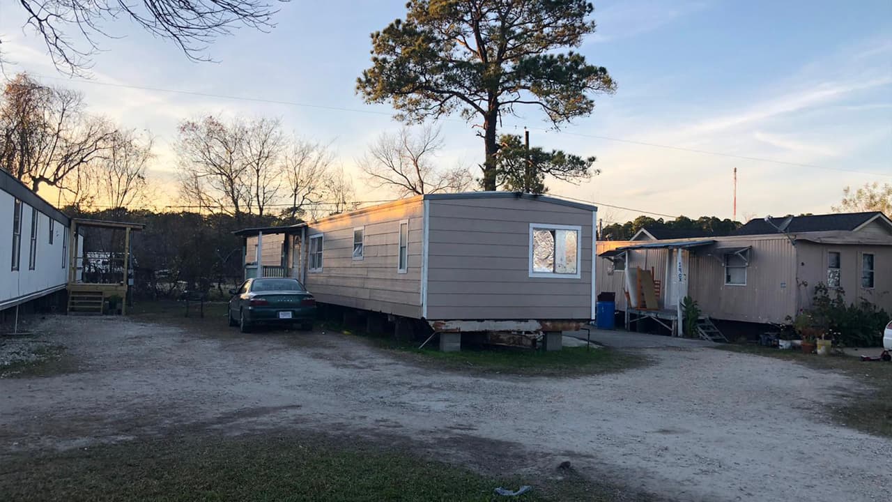 El 
<a href="https://www.tdhca.state.tx.us/texans-sp.htm" target="_blank">Departamento de Vivienda y Asuntos Comunitarios de Texas</a> es la agencia estatal responsable de programas de viviendas asequibles y de asistencia comunitaria que trabaja junto con asociaciones con fines de lucro.