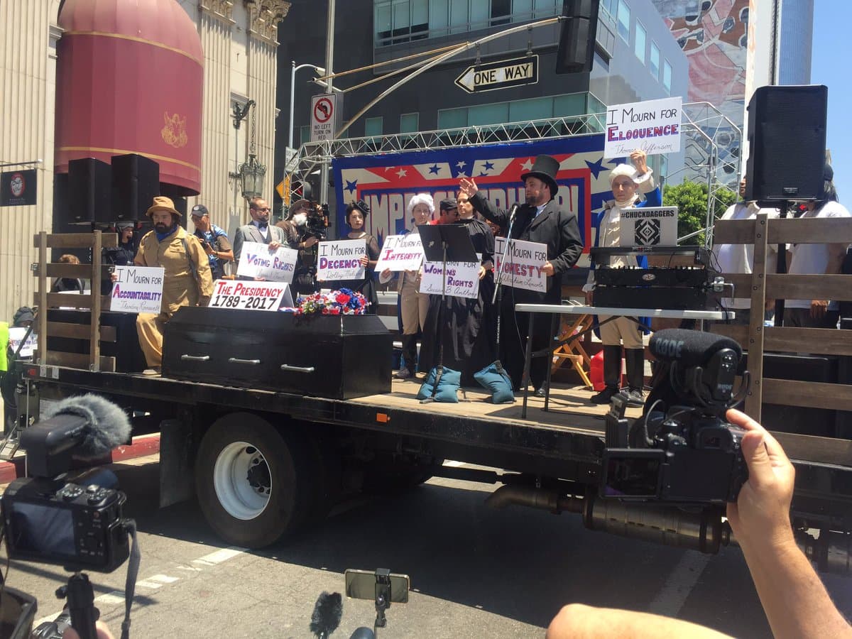 Los lamentos: por la elocuencia, la integridad, la honestidad, la decencia...